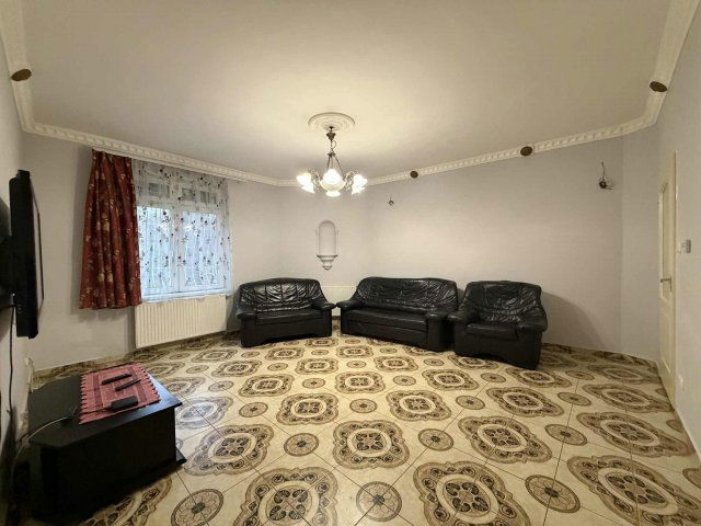 Kiadó családi ház, albérlet, Szegeden 250 E Ft / hó, 2+1 szobás