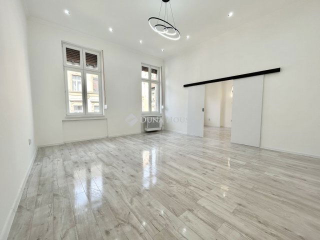 Eladó téglalakás, Budapesten, VII. kerületben 84.9 M Ft