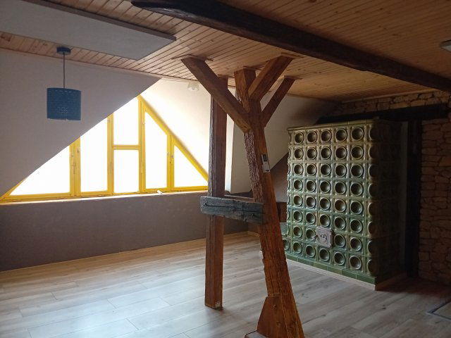 Eladó téglalakás, Esztergomban 49.9 M Ft, 4 szobás
