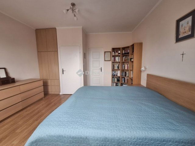 Eladó téglalakás, Pécsett 84.99 M Ft, 3 szobás