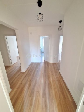 Eladó panellakás, Budapesten, III. kerületben 94.9 M Ft, 4 szobás