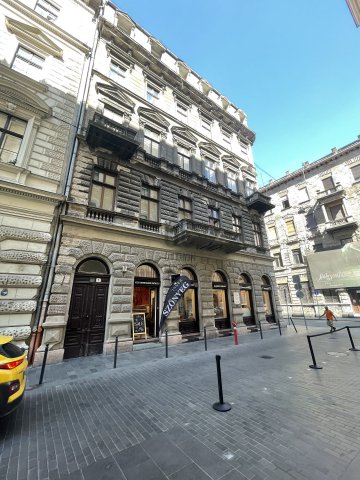 Eladó téglalakás, Budapesten, VI. kerületben 54.9 M Ft, 2 szobás