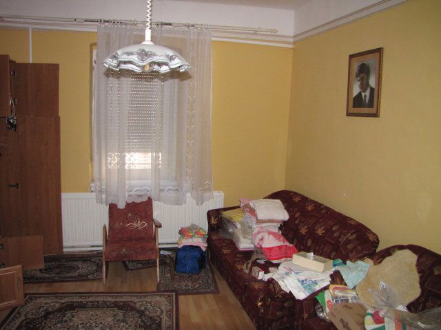 Eladó családi ház, Komlón 26.5 M Ft, 3 szobás