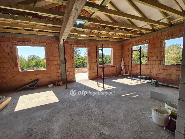 Eladó családi ház, Ráckeresztúron 46.5 M Ft, 4 szobás