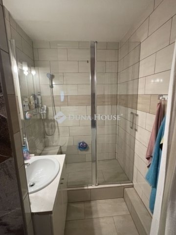 Eladó panellakás, Budapesten, X. kerületben 69 M Ft, 2 szobás