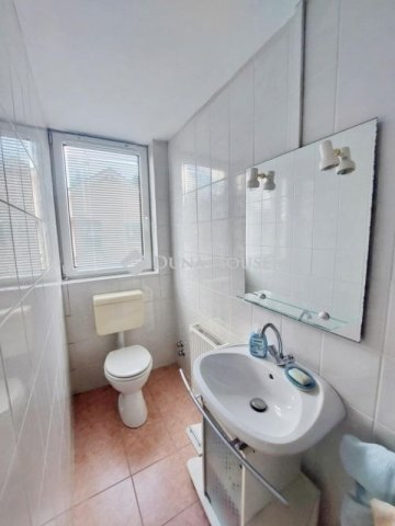 Eladó családi ház, Szentendrén 228 M Ft, 6 szobás