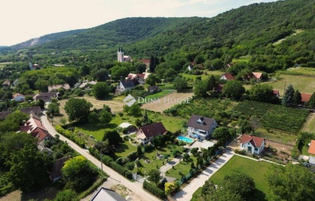 Eladó családi ház, Siklóson 98 M Ft, 4 szobás