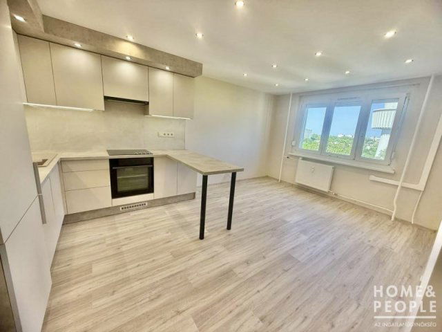 Eladó téglalakás, Szegeden 45.9 M Ft, 2 szobás