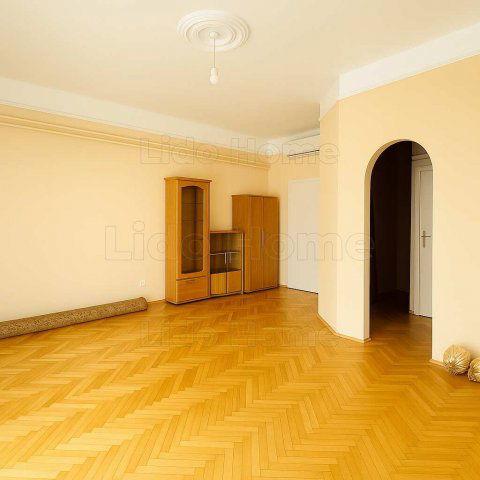 Eladó téglalakás, Győrött 67.8 M Ft, 3 szobás