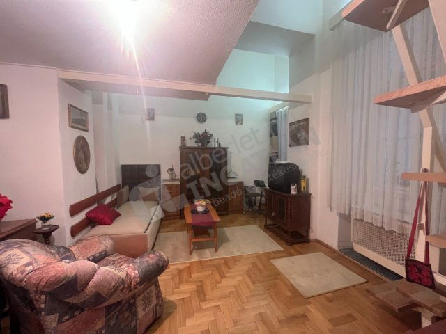 Eladó téglalakás, Budapesten, VI. kerületben, Nagymező utcában