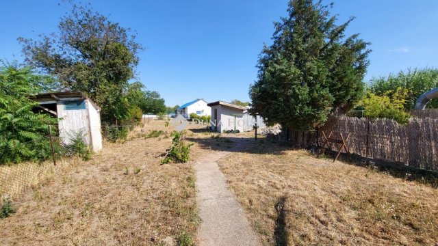 Eladó téglalakás, Beloianniszon 41.9 M Ft, 3 szobás