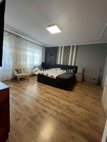 Eladó panellakás, Veszprémben 44.2 M Ft, 1+1 szobás