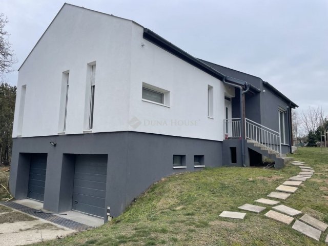 Eladó családi ház, Őrbottyánban 189.9 M Ft, 3 szobás