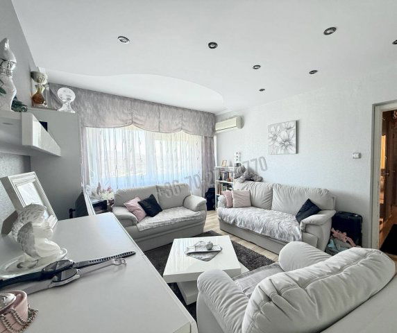 Eladó panellakás, Oroszlányban 36.8 M Ft, 2+1 szobás