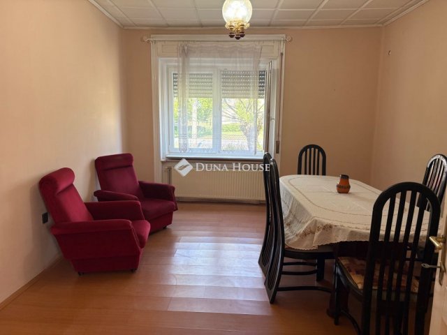 Eladó családi ház, Enyingen 42 M Ft, 4 szobás