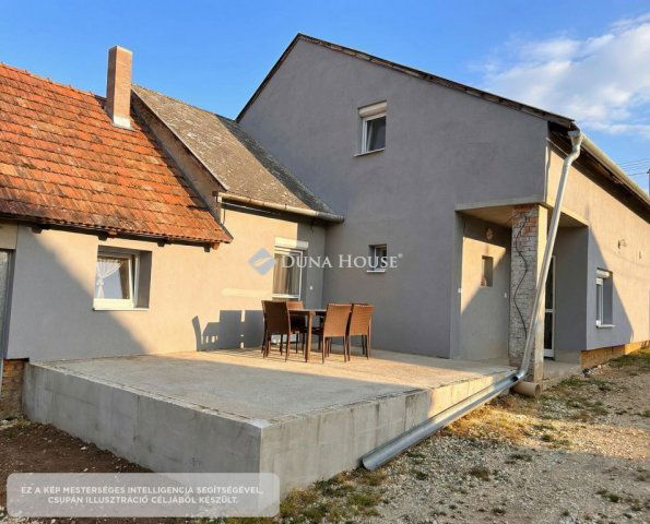 Eladó családi ház, Batykon 55 M Ft, 4 szobás