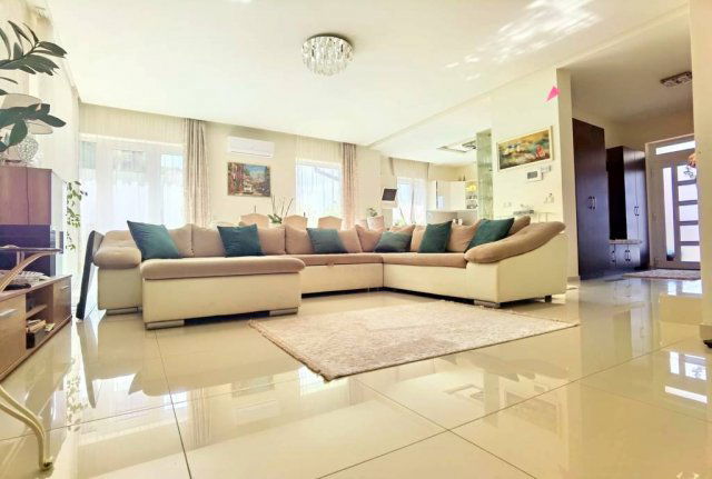 Eladó ikerház, Nyíregyházán 154.9 M Ft, 5 szobás