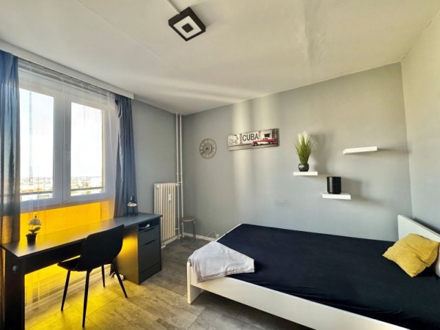 Eladó panellakás, Pécsett, Szigeti úton 69.9 M Ft, 3 szobás