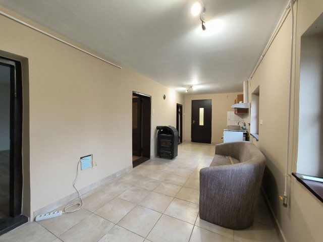 Kiadó családi ház, albérlet, Szegeden 200 E Ft / hó, 2 szobás