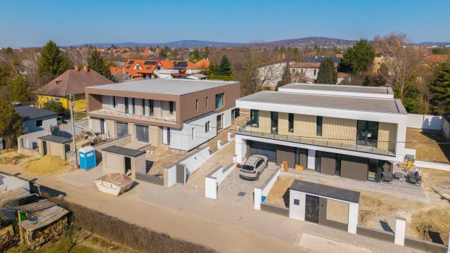 Eladó ikerház, Biatorbágyon 229 M Ft, 5 szobás