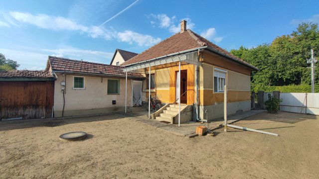Eladó családi ház, Turán, Park utcában 36.5 M Ft, 2+1 szobás