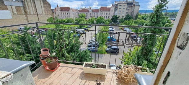 Eladó téglalakás, Budapesten, VI. kerületben 84.3 M Ft, 2 szobás