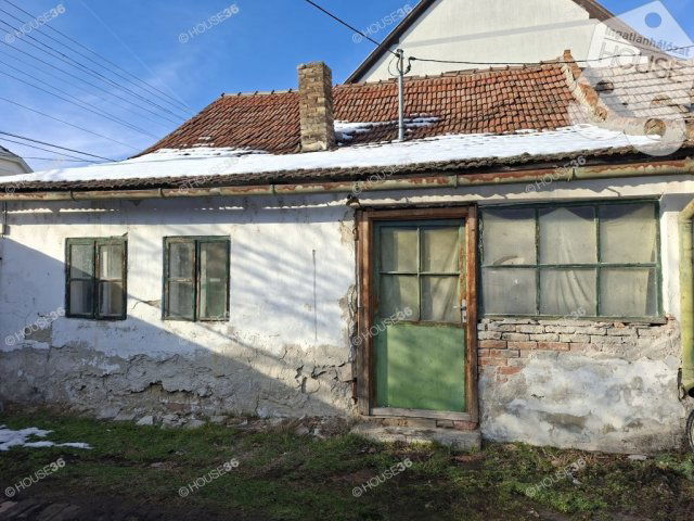 Eladó családi ház, Kiskunfélegyházán 6.9 M Ft, 1 szobás