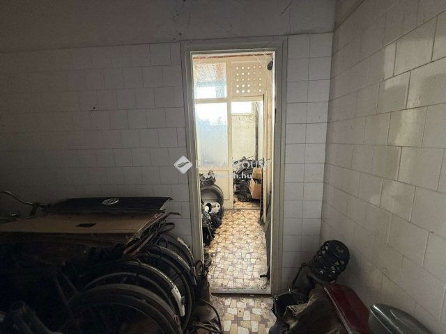 Eladó ipari ingatlan, Városföldön 19.9 M Ft