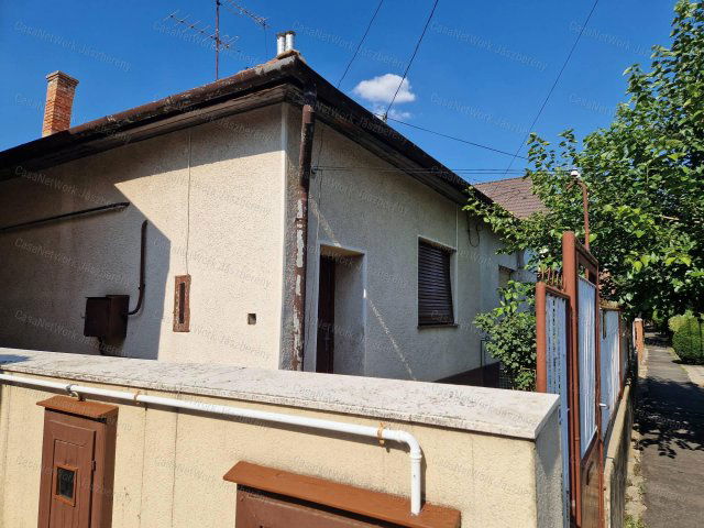 Eladó családi ház, Szolnokon 26.9 M Ft, 2 szobás