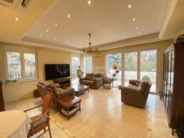 Eladó családi ház, Budapesten, XVI. kerületben 270 M Ft