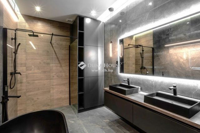 Eladó téglalakás, Pécsett 86.9 M Ft, 2 szobás