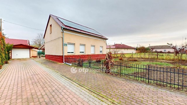 Eladó családi ház, Nagykállóban 59.7 M Ft, 3 szobás