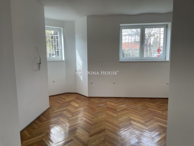 Eladó téglalakás, Budapesten, XVIII. kerületben, József utcában