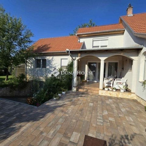 Eladó családi ház, Kecskeméten 125 M Ft, 5 szobás