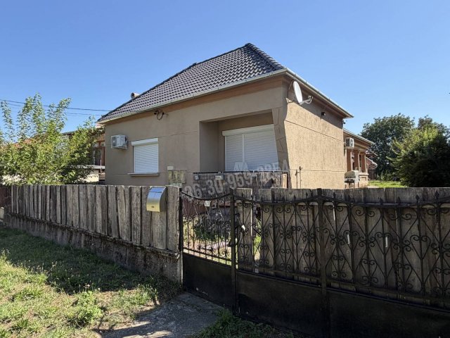 Eladó családi ház, Zalakaroson 93 M Ft, 6 szobás
