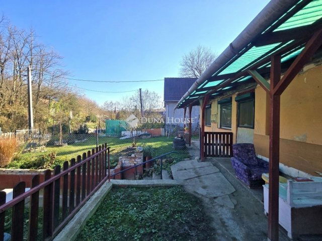 Eladó családi ház, Pécelen 28.9 M Ft, 3 szobás