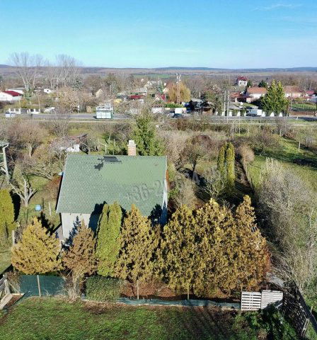 Eladó családi ház, Vácon 36.5 M Ft, 3 szobás