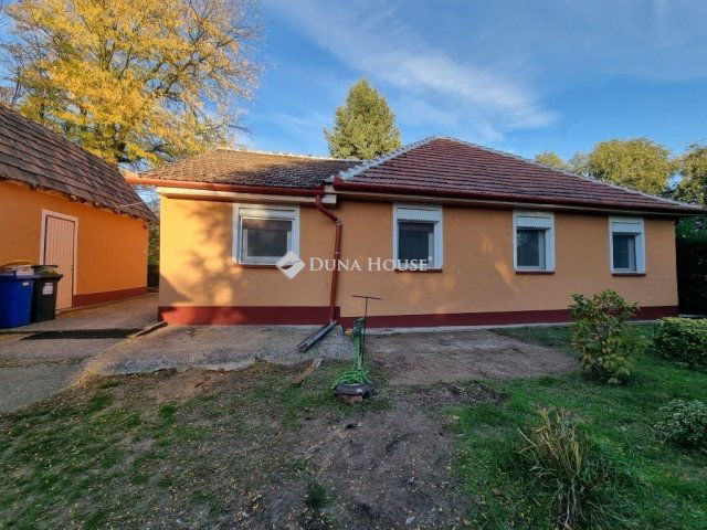Eladó családi ház, Kókán 37.5 M Ft, 4 szobás