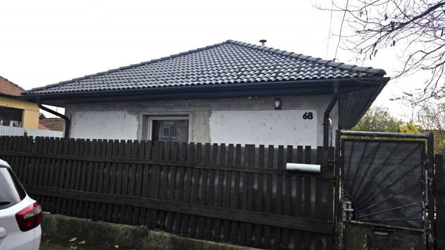 Eladó családi ház, Szolnokon 26.9 M Ft, 1+2 szobás