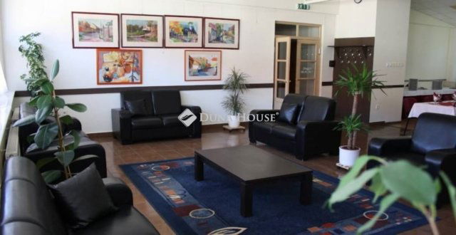 Eladó hotel, Tolnán 590 M Ft, 31 szobás / költözzbe.hu