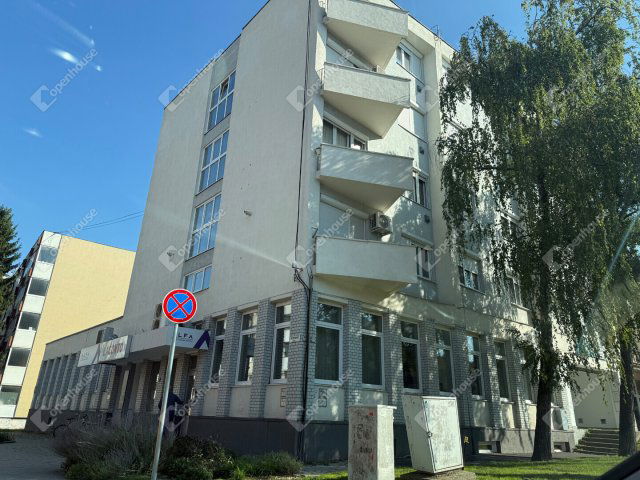 Eladó téglalakás, Zalaegerszegen 31.9 M Ft, 3 szobás