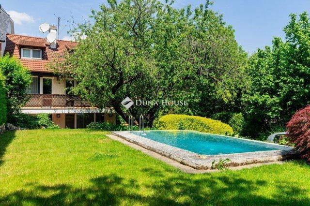 Eladó ikerház, Budapesten, II. kerületben 199 M Ft, 6 szobás