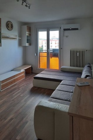 Kiadó panellakás, albérlet, Pécsett, Endresz György utcában