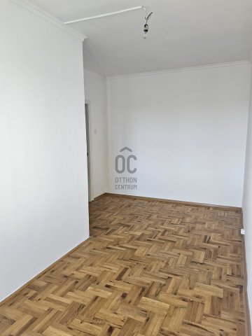 Eladó panellakás, Százhalombattán 66 M Ft, 3 szobás
