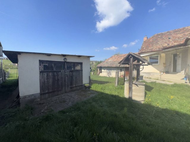 Eladó családi ház, Tarjánon 49.5 M Ft, 3 szobás