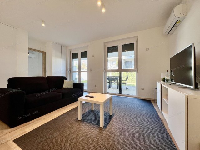 Eladó téglalakás, Balatonlelleén 69.99 M Ft, 2 szobás