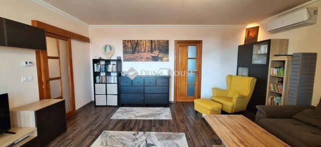 Eladó téglalakás, Kecskeméten 86 M Ft, 4 szobás