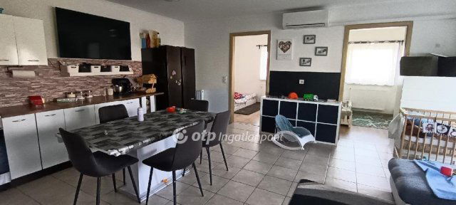 Eladó ikerház, Délegyházán 86.9 M Ft, 2+2 szobás