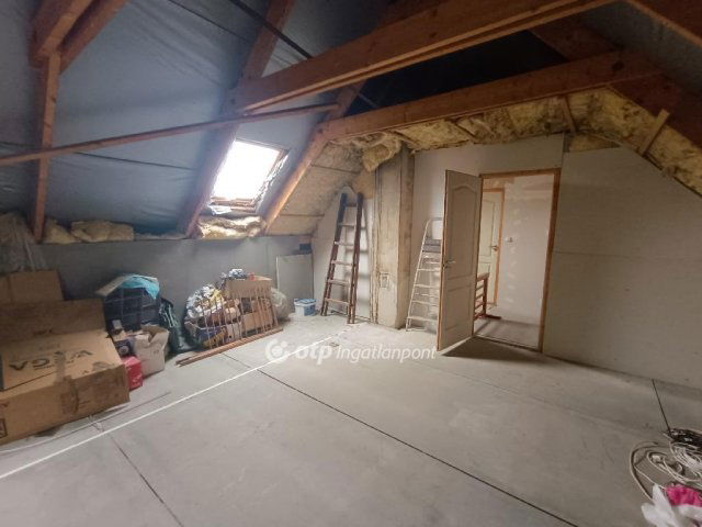 Eladó családi ház, Szigetszentmiklóson 89.4 M Ft, 5+1 szobás