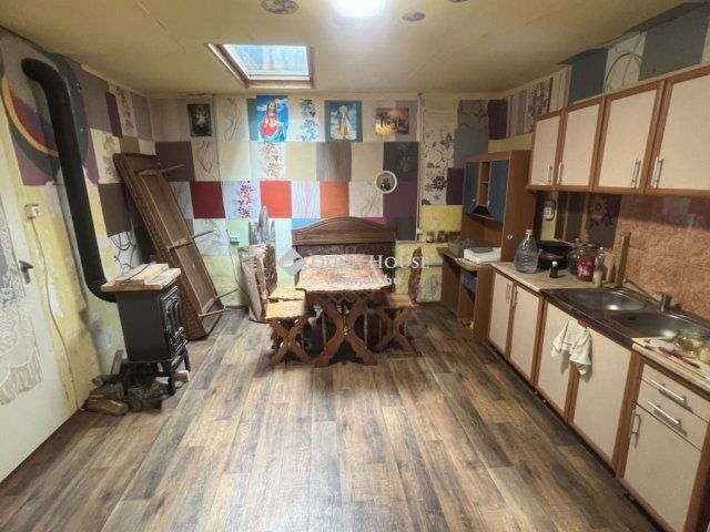 Eladó családi ház, Iszkaszentgyörgyön 19.5 M Ft, 1 szobás